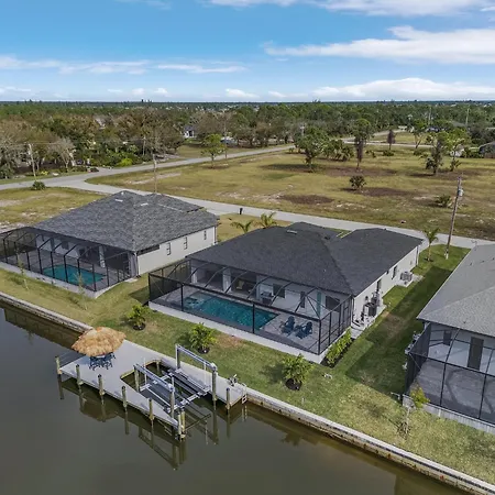 Gulf Access Home, Heated Saltwater Pool & Spa, Dock And Tiki Hut - Villa Perchside Palace